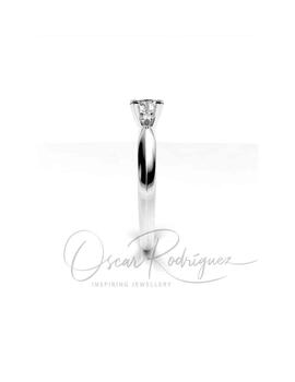 Solitario Corazón de Diamante 0.10 Cts. oro Blanco